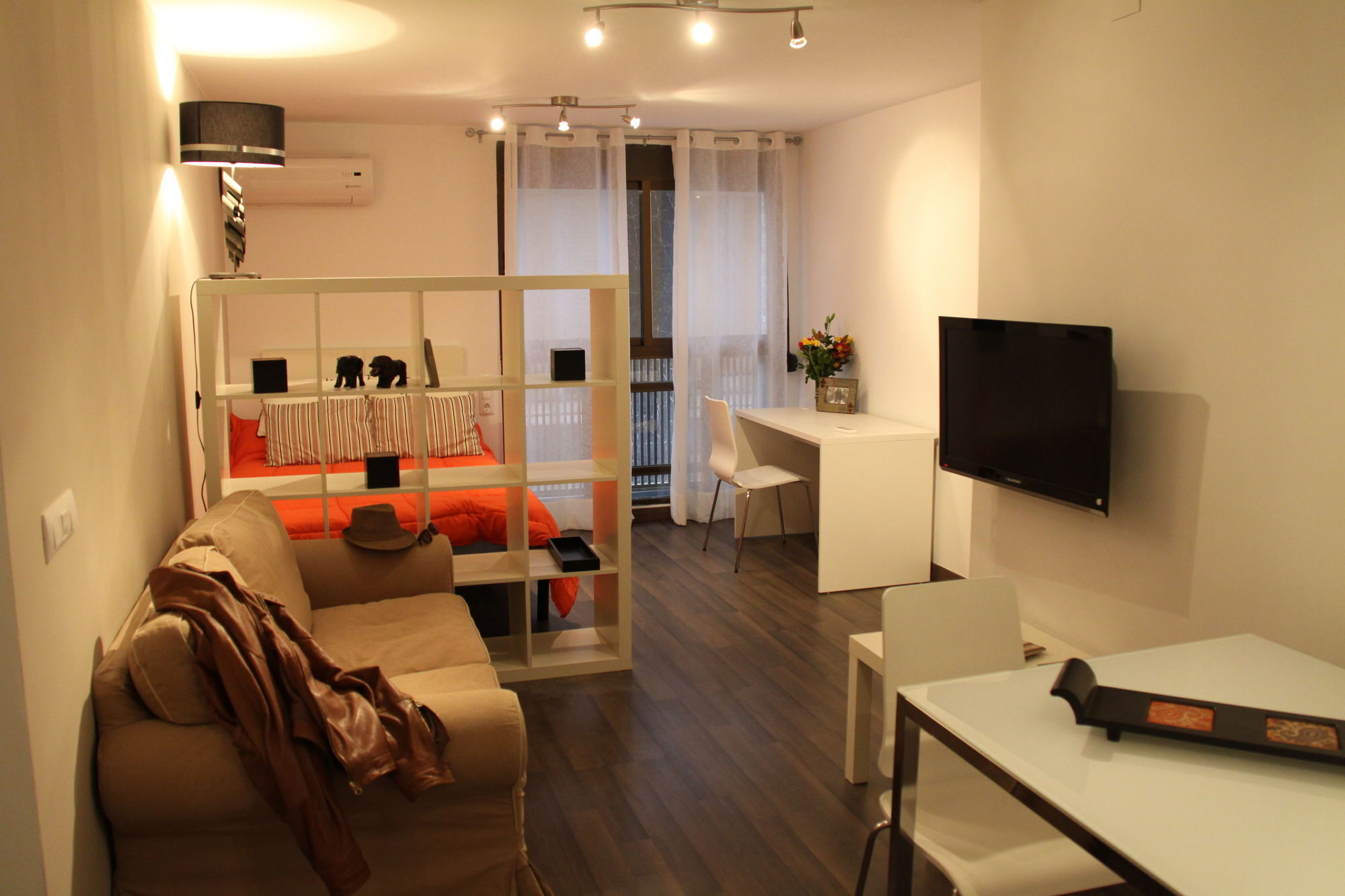 Holastays Ayuntamiento Apartment *